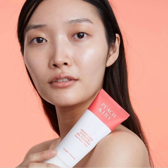 Peach and Lilly hydrating gel cleanser - Picture 5 of 11